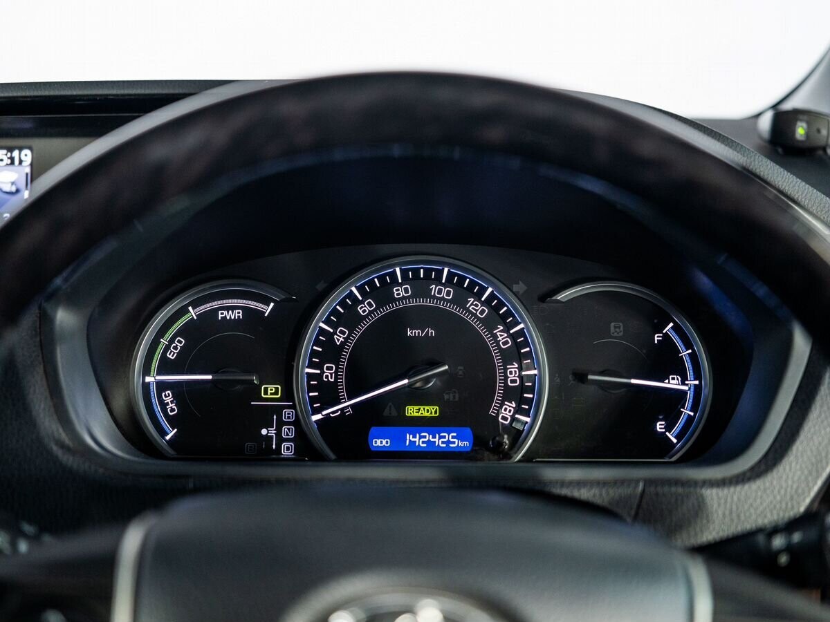 Toyota Esquire 2015 - фото автомобиля