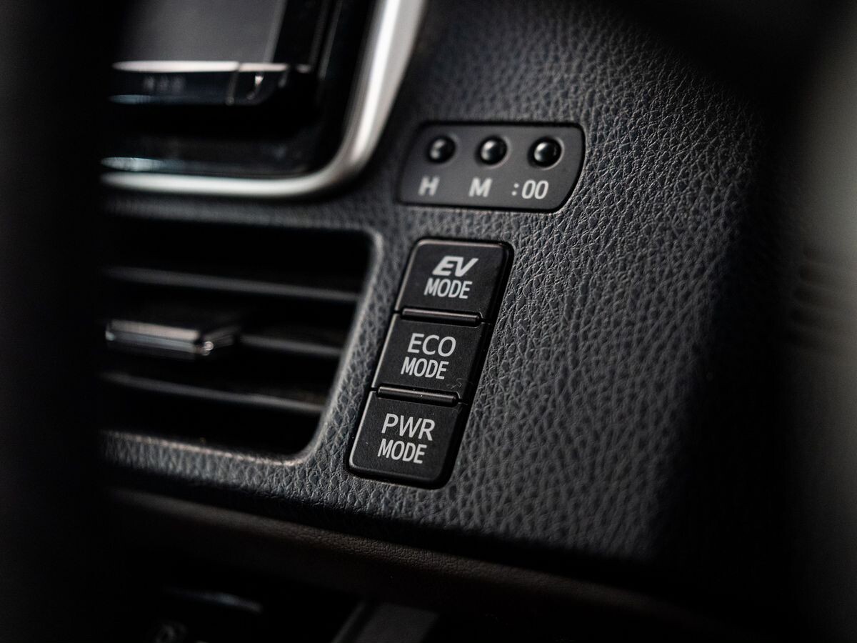 Toyota Esquire 2015 - фото автомобиля