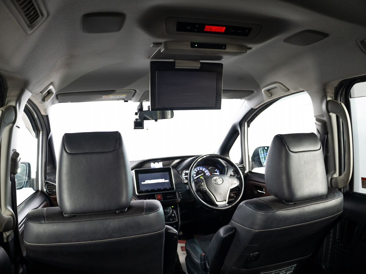 Toyota Esquire 2015 - фото автомобиля