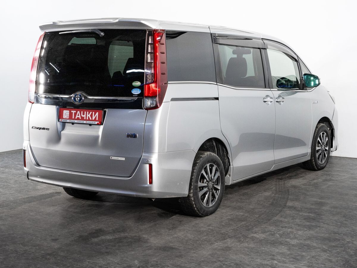 Toyota Esquire 2015 - фото автомобиля