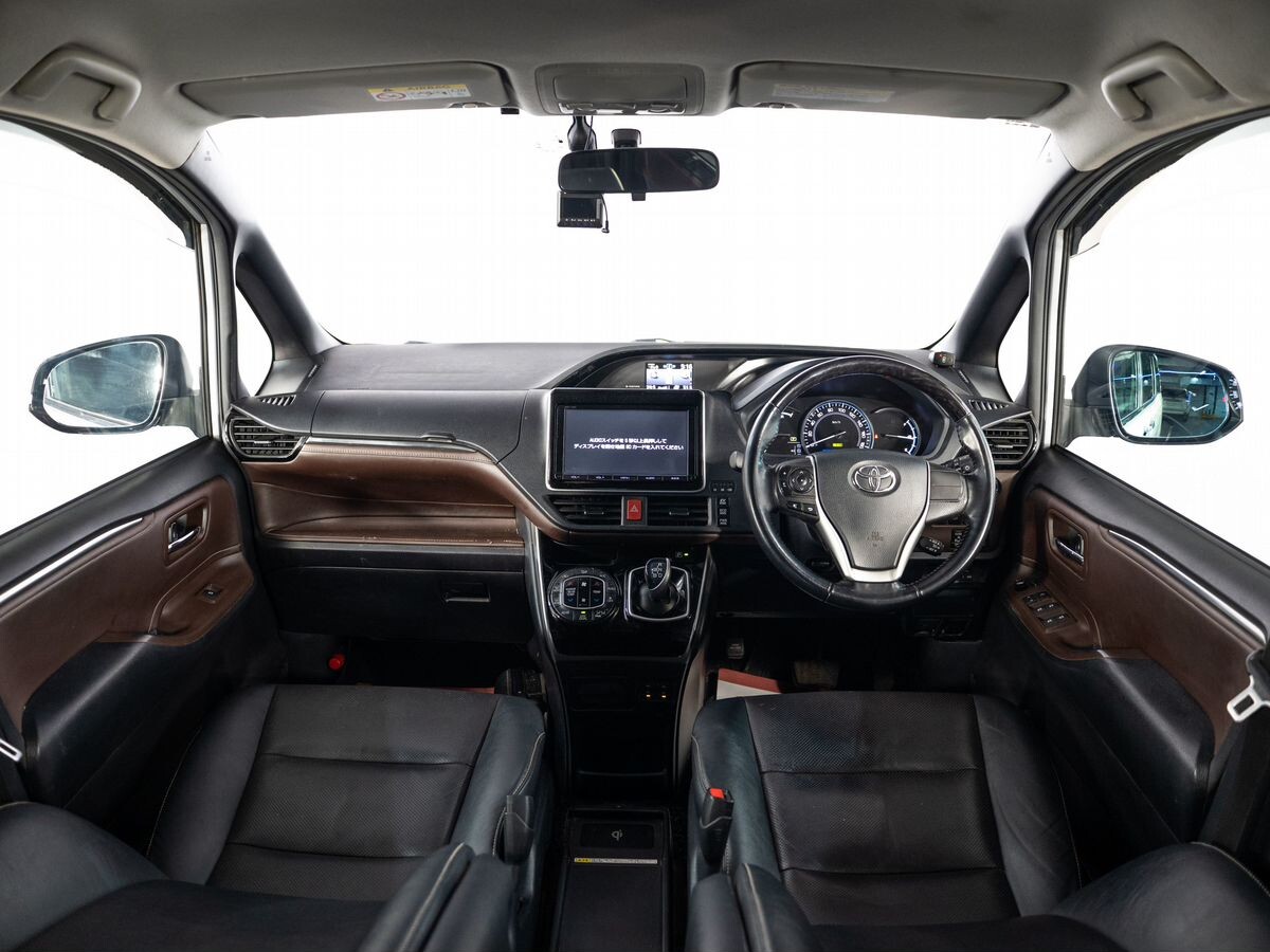 Toyota Esquire 2015 - фото автомобиля