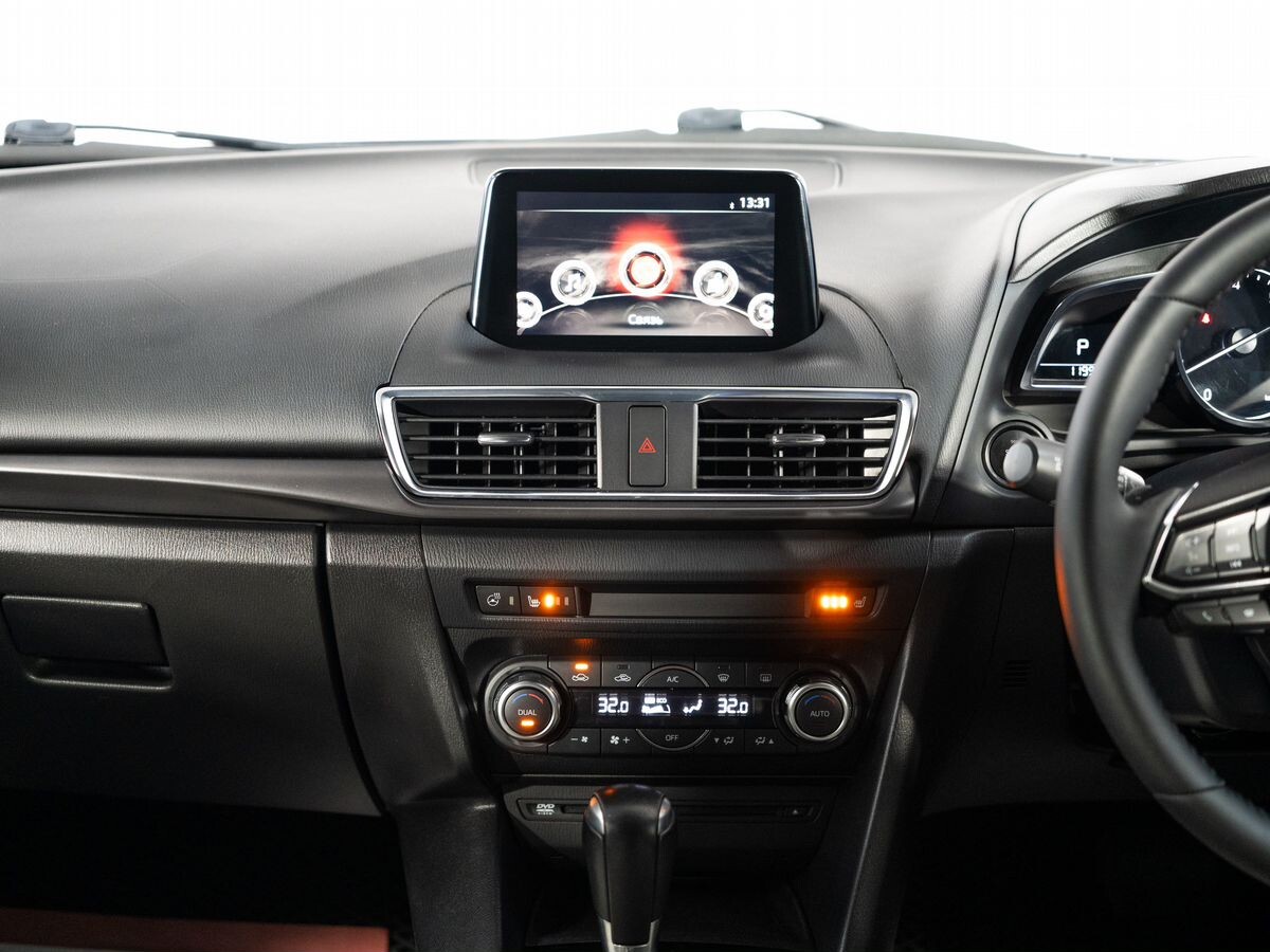 Mazda Axela 2017 - фото автомобиля