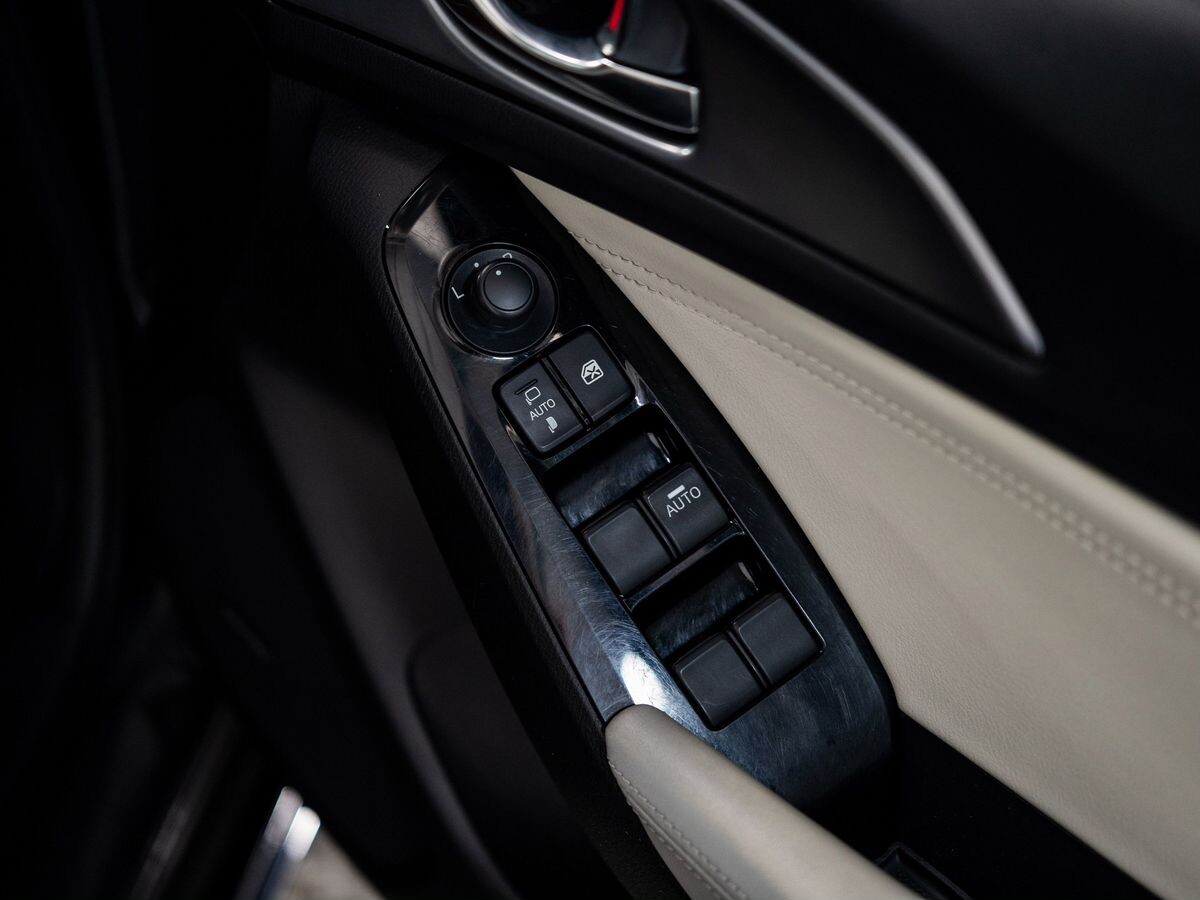 Mazda Axela 2017 - фото автомобиля