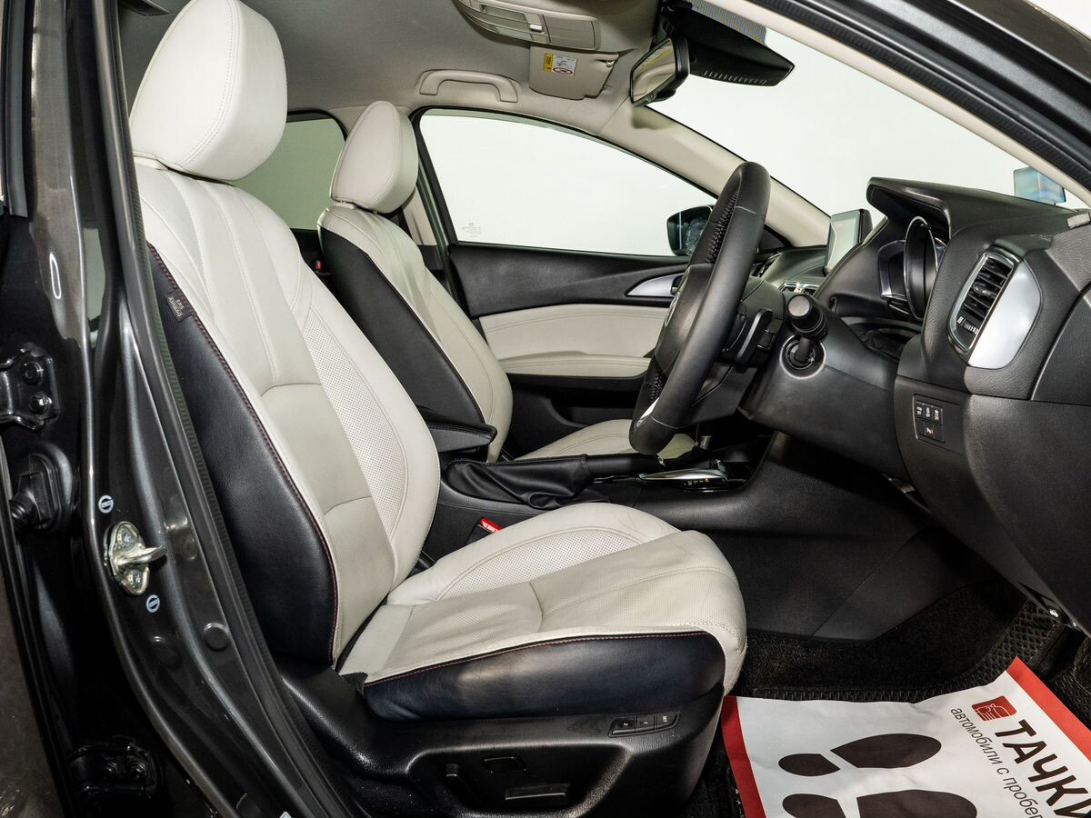 Mazda Axela 2017 - фото автомобиля