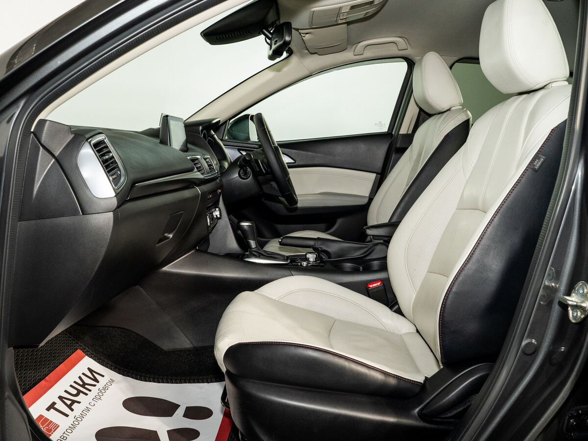 Mazda Axela 2017 - фото автомобиля