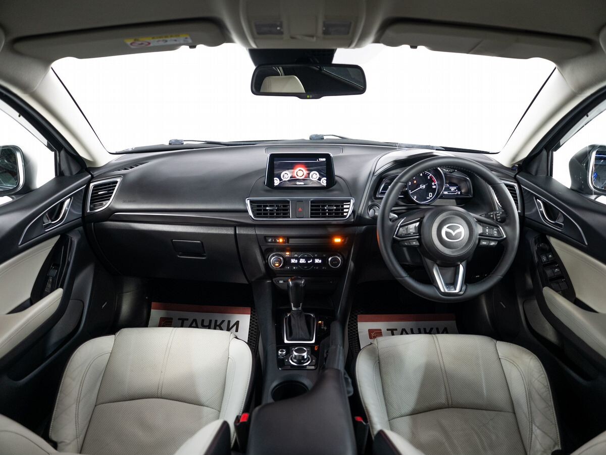 Mazda Axela 2017 - фото автомобиля