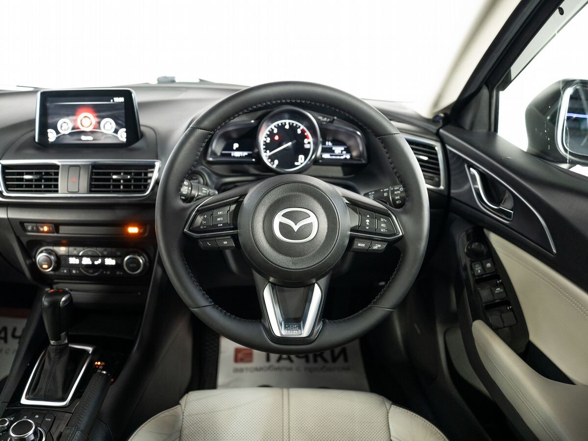 Mazda Axela 2017 - фото автомобиля