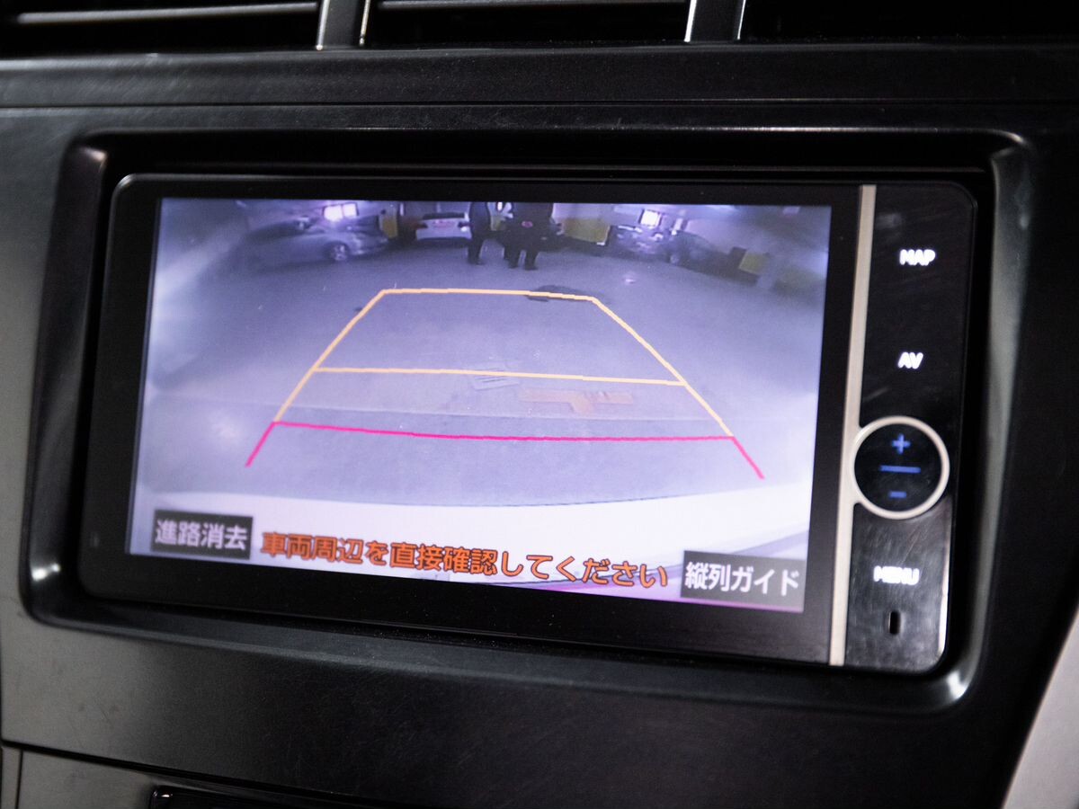 Toyota Prius Alpha 2012 - фото автомобиля