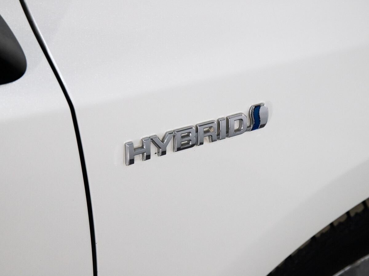 Toyota Prius Alpha 2012 - фото автомобиля