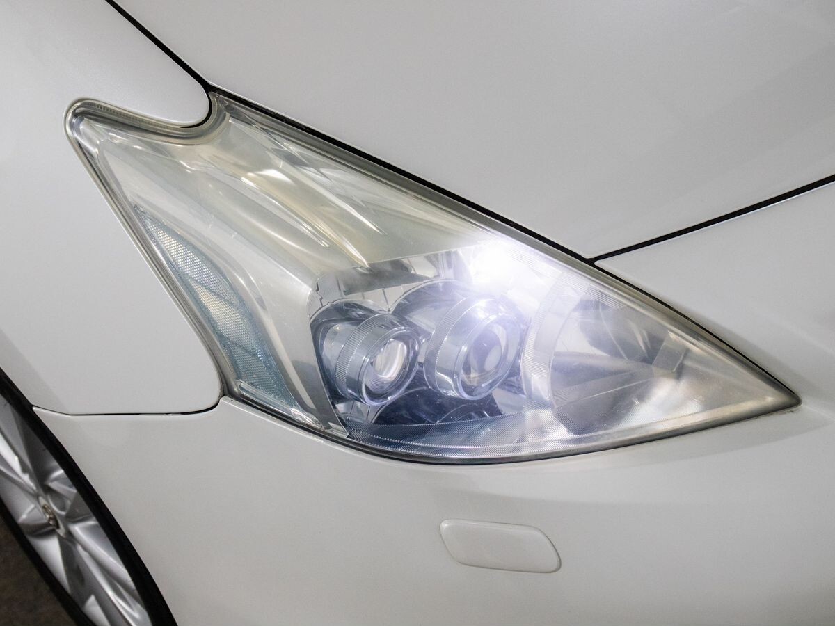 Toyota Prius Alpha 2012 - фото автомобиля