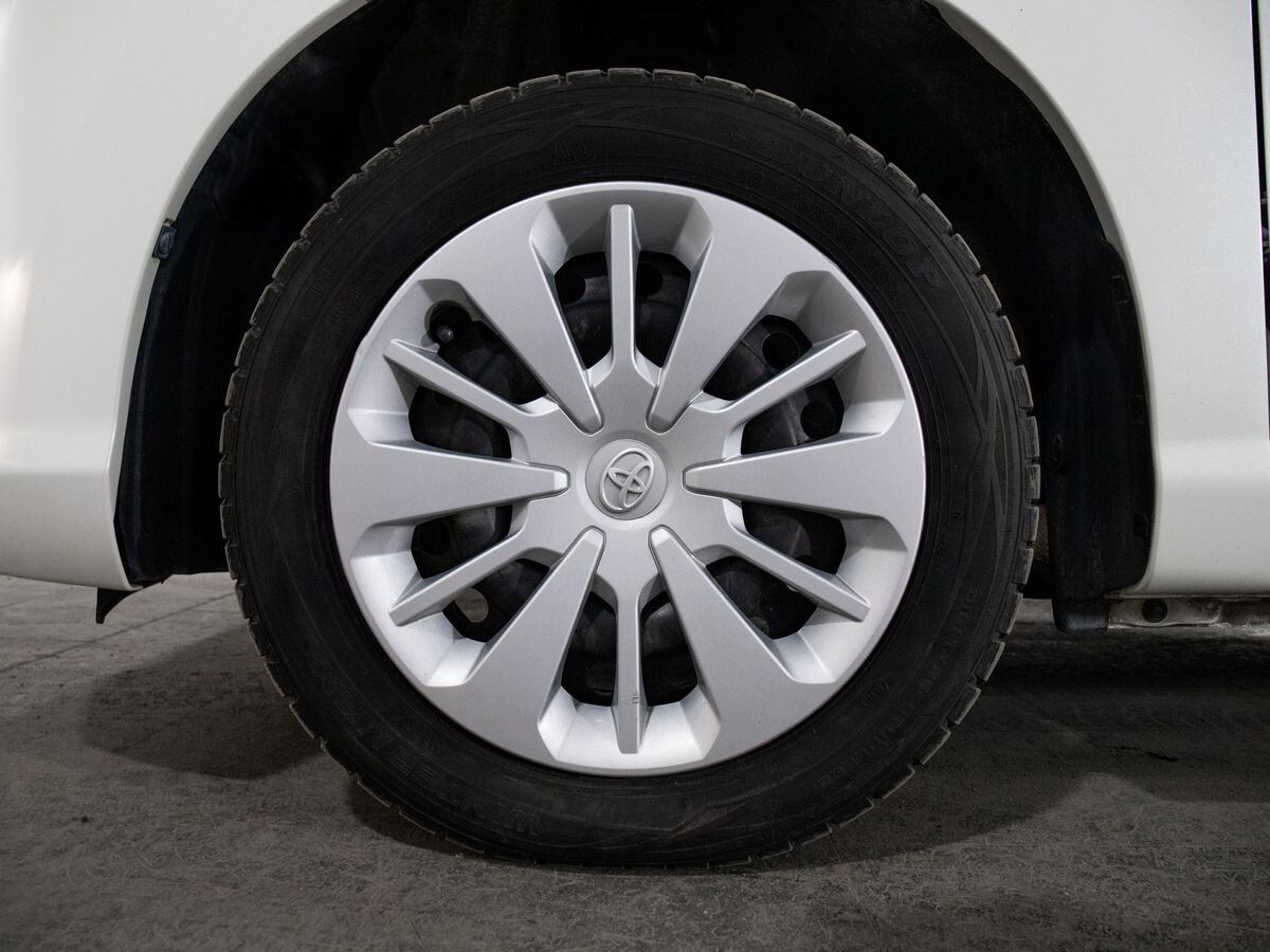 Toyota Tank 2017 - фото автомобиля