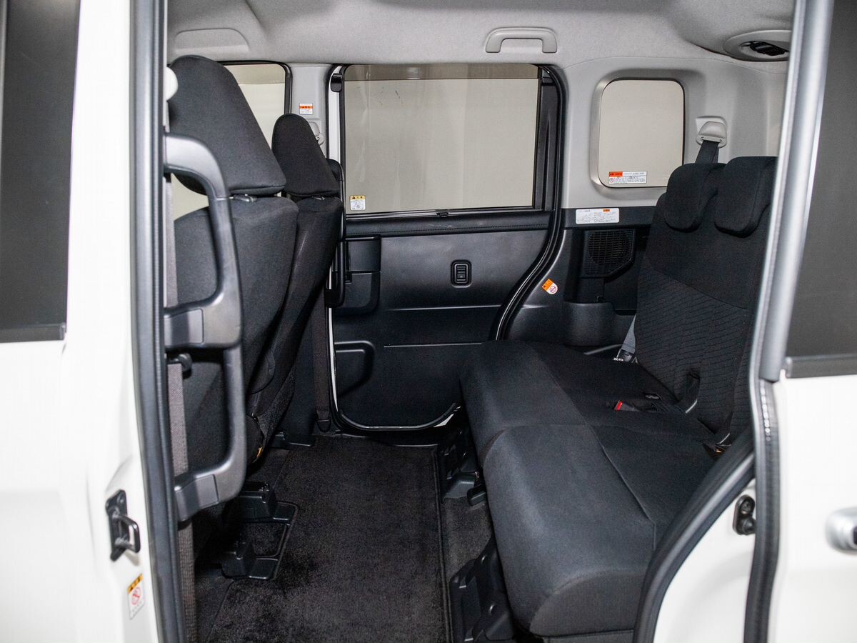 Toyota Tank 2017 - фото автомобиля