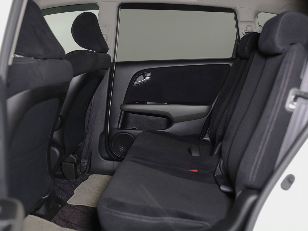 Honda Stream 2008 - фото автомобиля