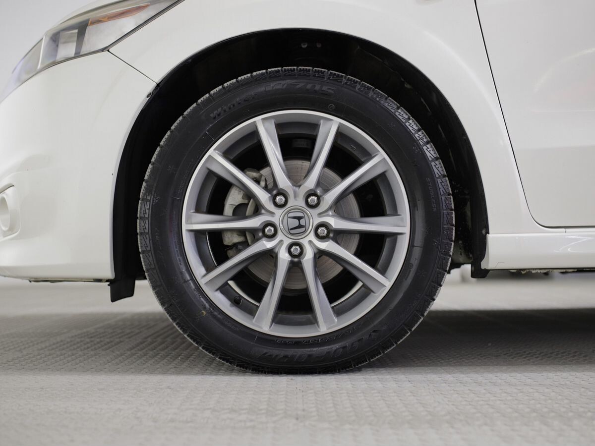 Honda Stream 2008 - фото автомобиля