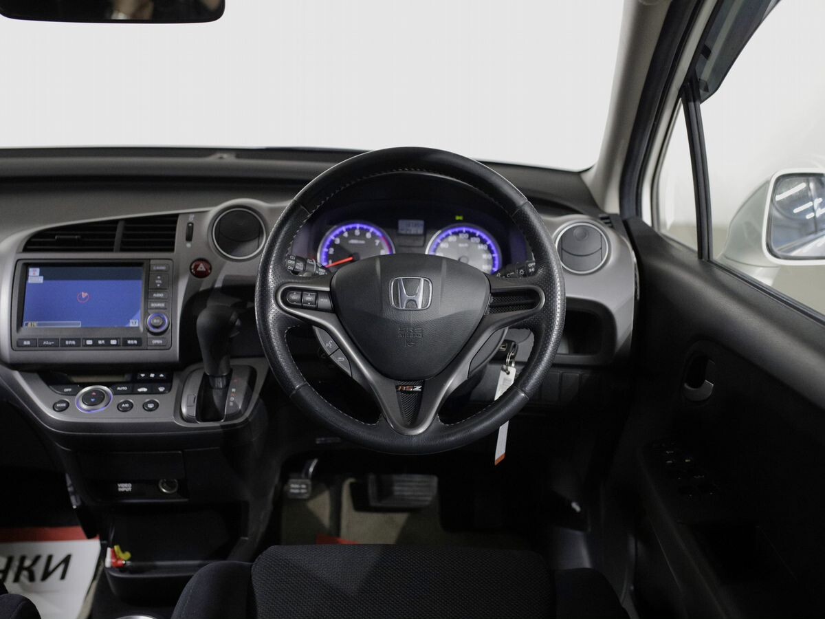 Honda Stream 2008 - фото автомобиля
