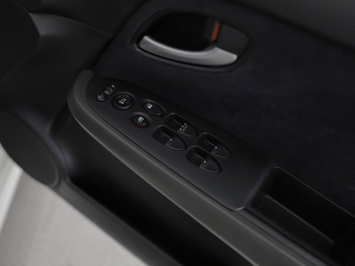 Honda Stream 2008 - фото автомобиля