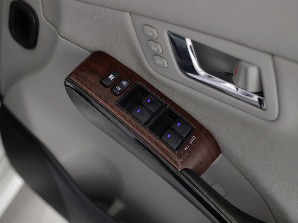 Toyota Sai 2010 - фото автомобиля