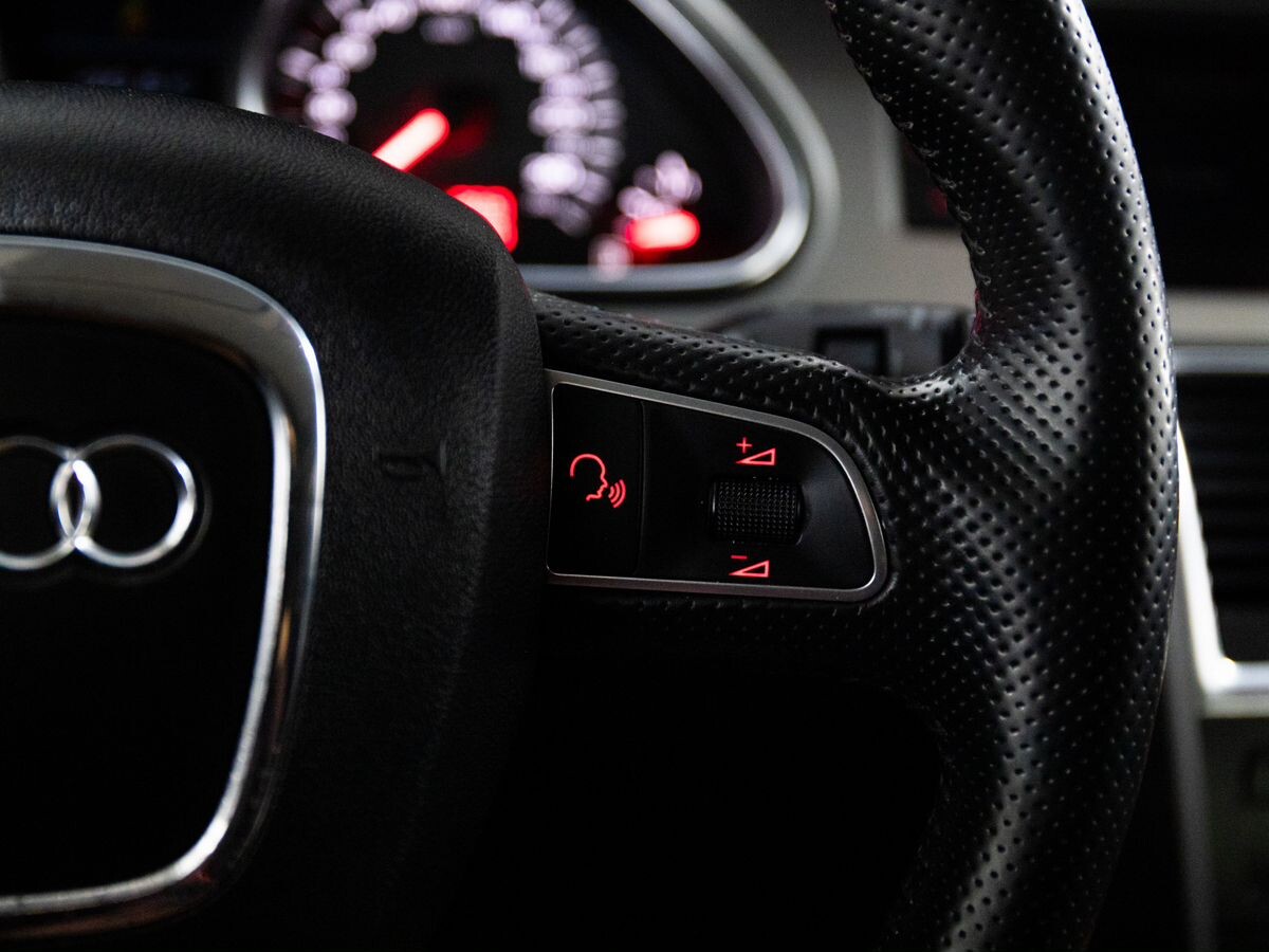 Audi Q7 2009 - фото автомобиля