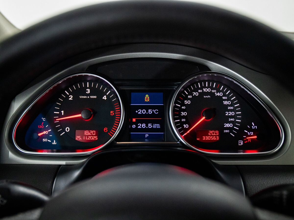 Audi Q7 2009 - фото автомобиля