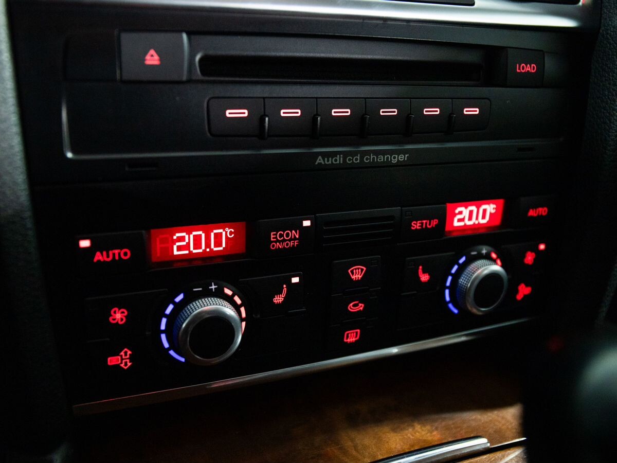 Audi Q7 2009 - фото автомобиля