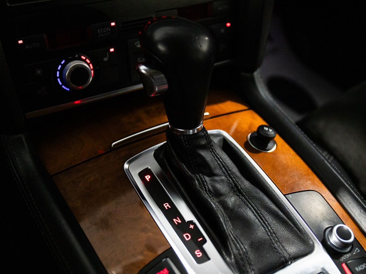 Audi Q7 2009 - фото автомобиля