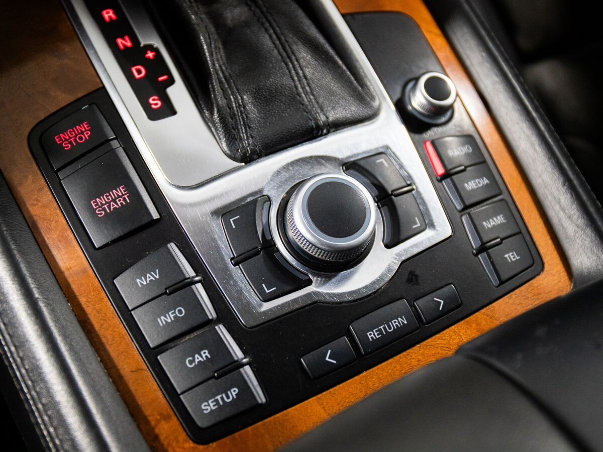 Audi Q7 2009 - фото автомобиля