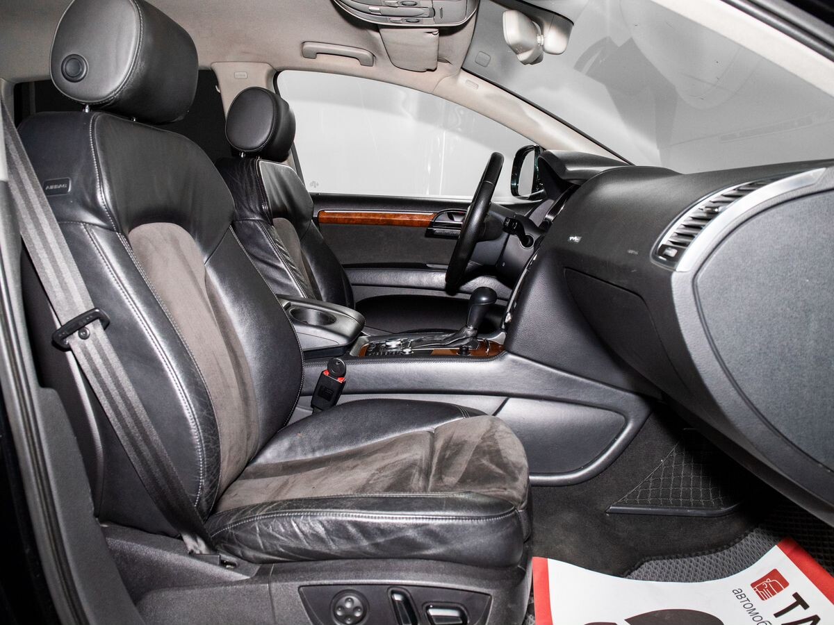 Audi Q7 2009 - фото автомобиля