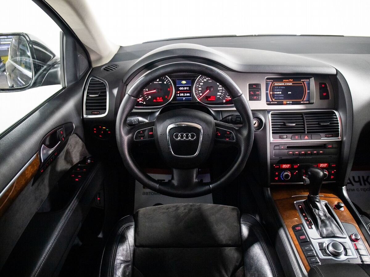 Audi Q7 2009 - фото автомобиля