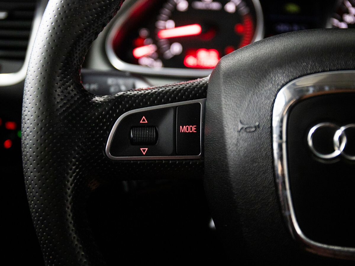 Audi Q7 2009 - фото автомобиля