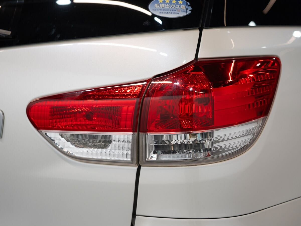 Toyota Wish 2010 - фото автомобиля