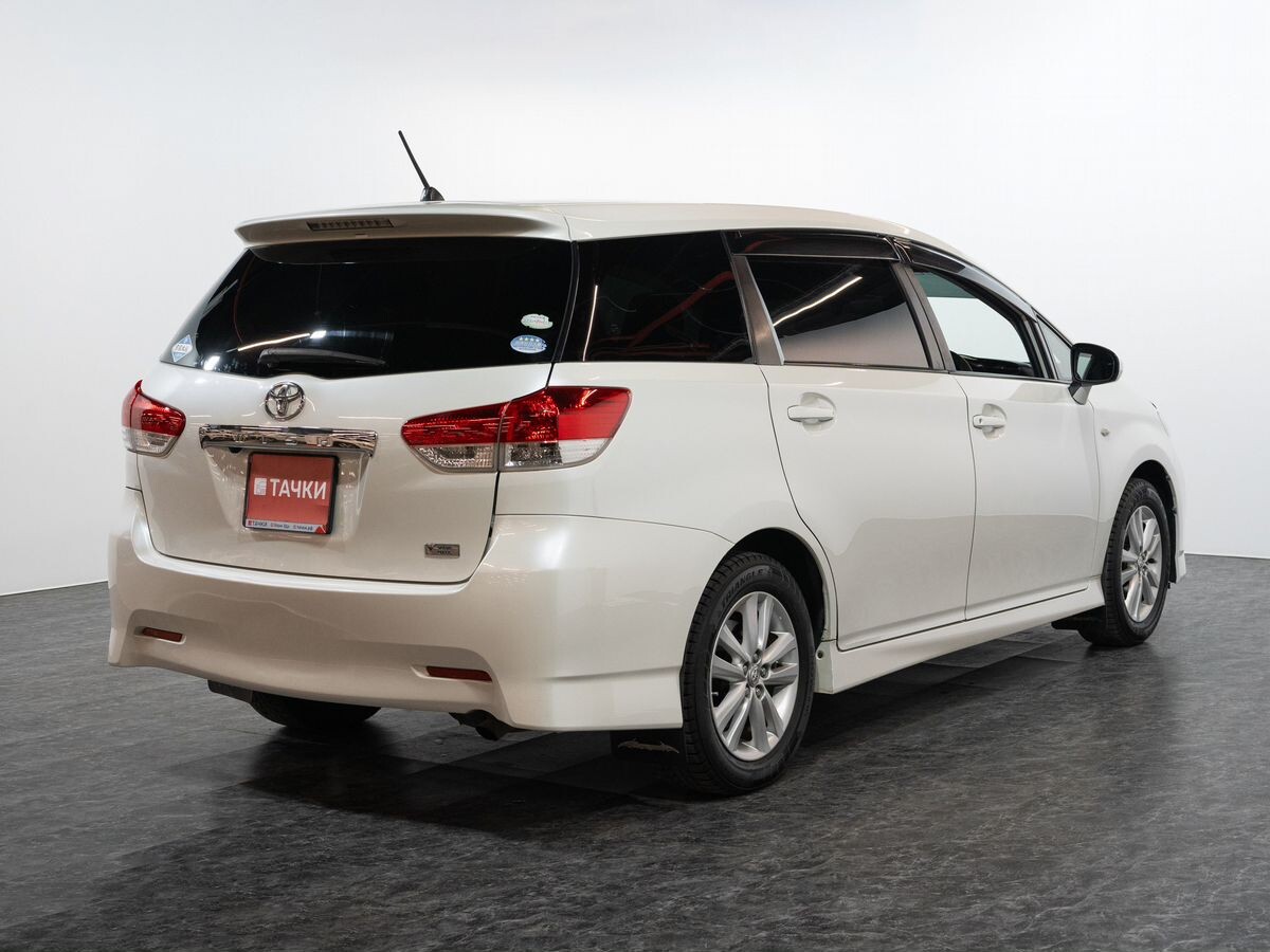 Toyota Wish 2010 - фото автомобиля
