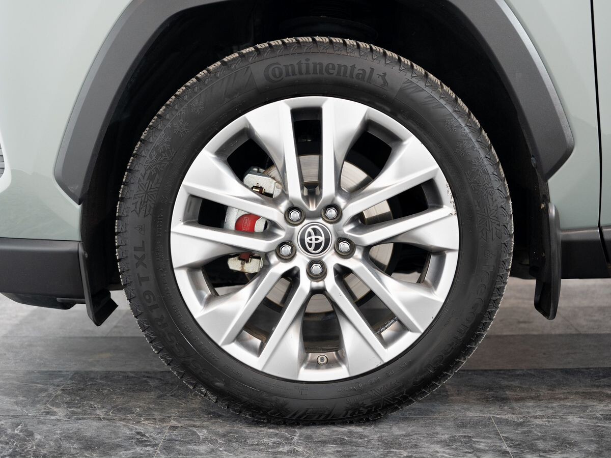 Toyota RAV4 2020 - фото автомобиля