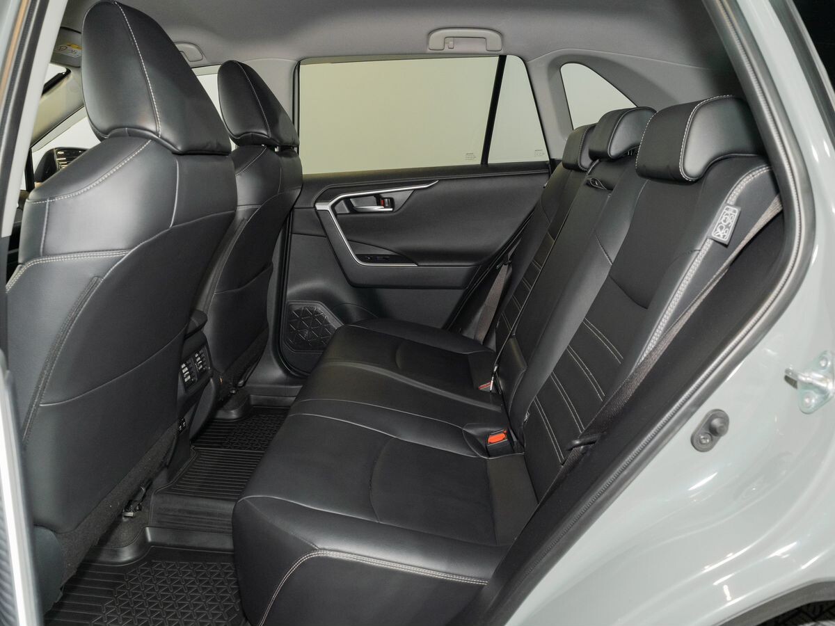 Toyota RAV4 2020 - фото автомобиля