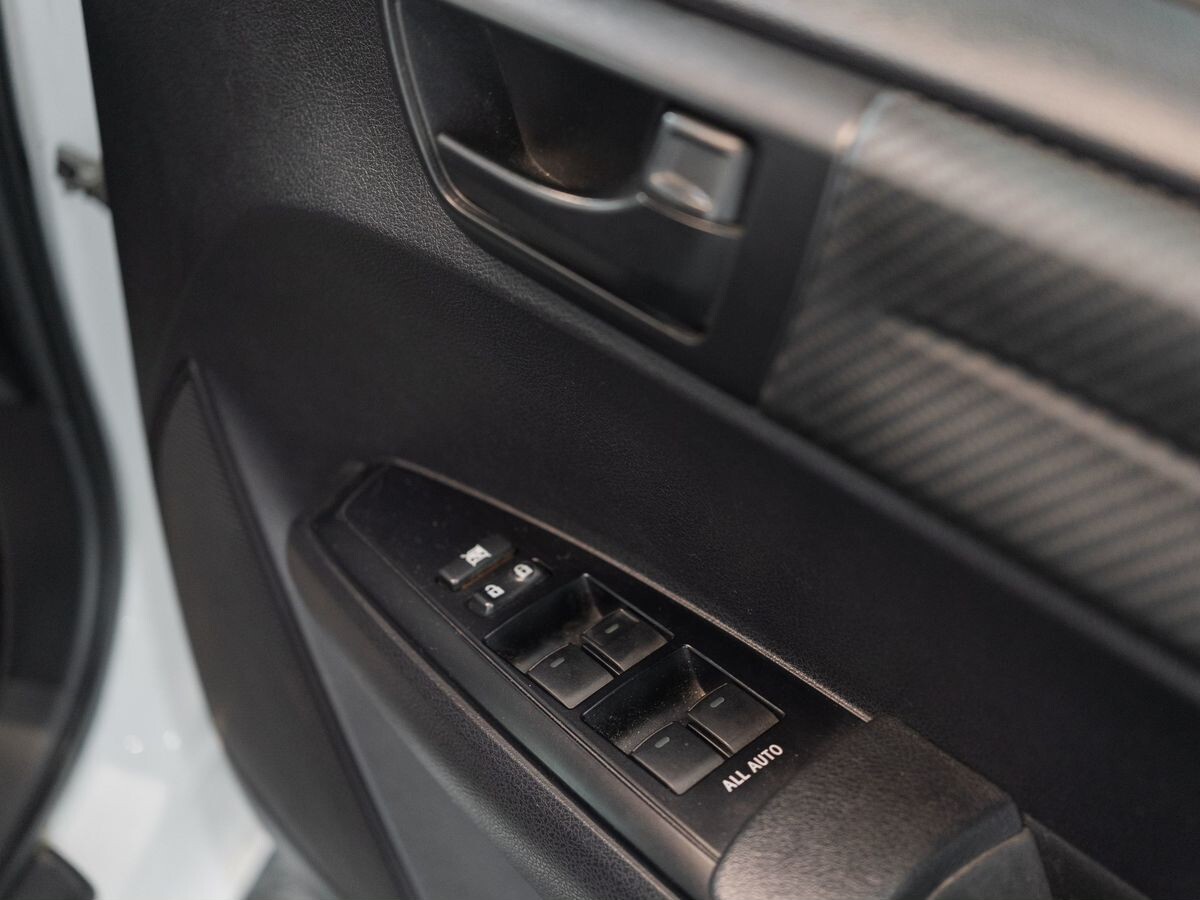 Toyota Corolla 2014 - фото автомобиля