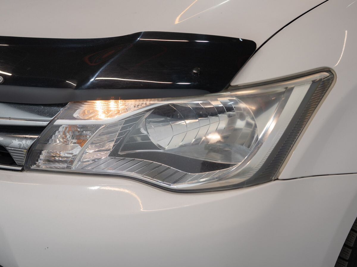 Toyota Corolla 2014 - фото автомобиля