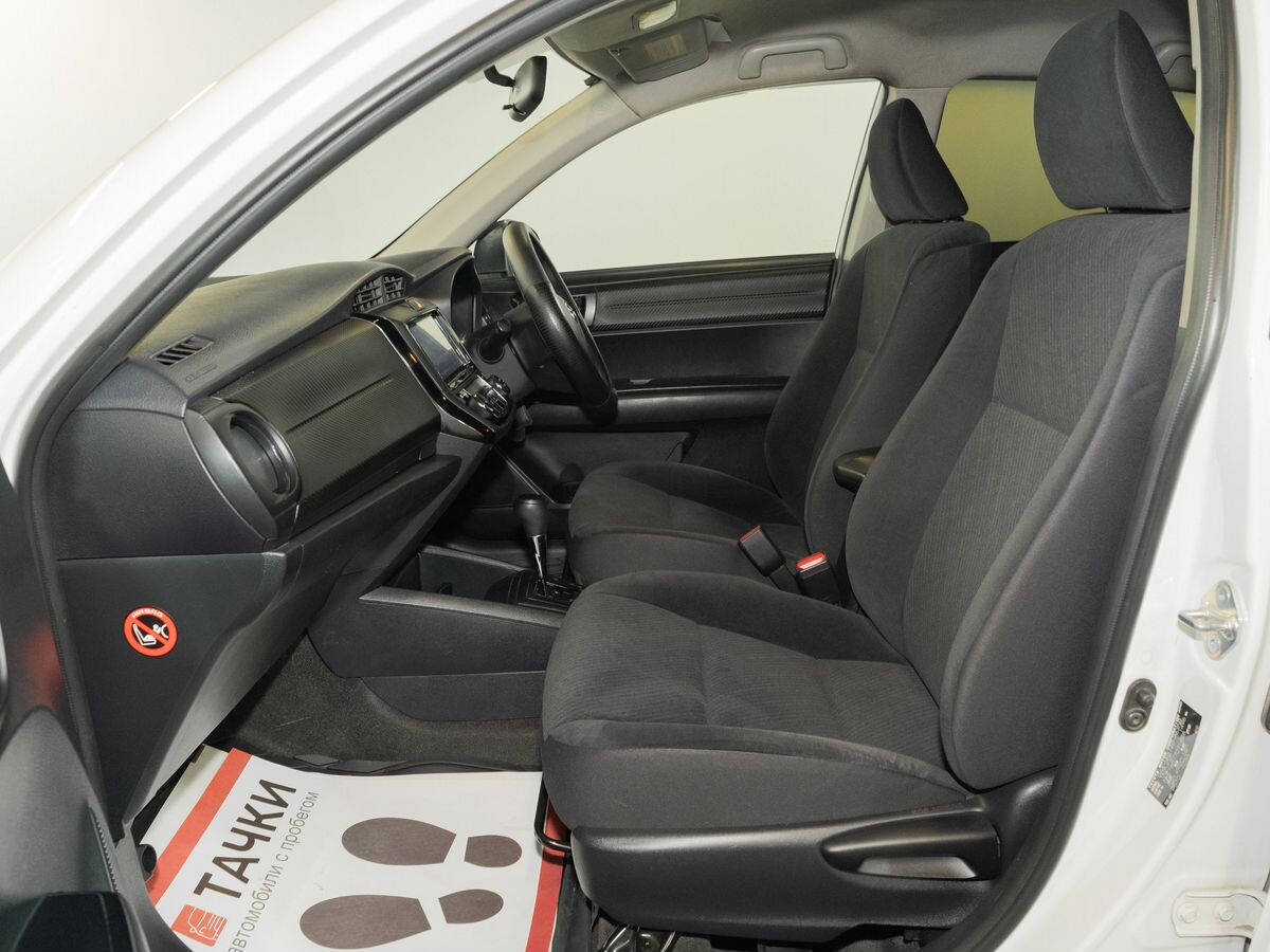 Toyota Corolla 2014 - фото автомобиля