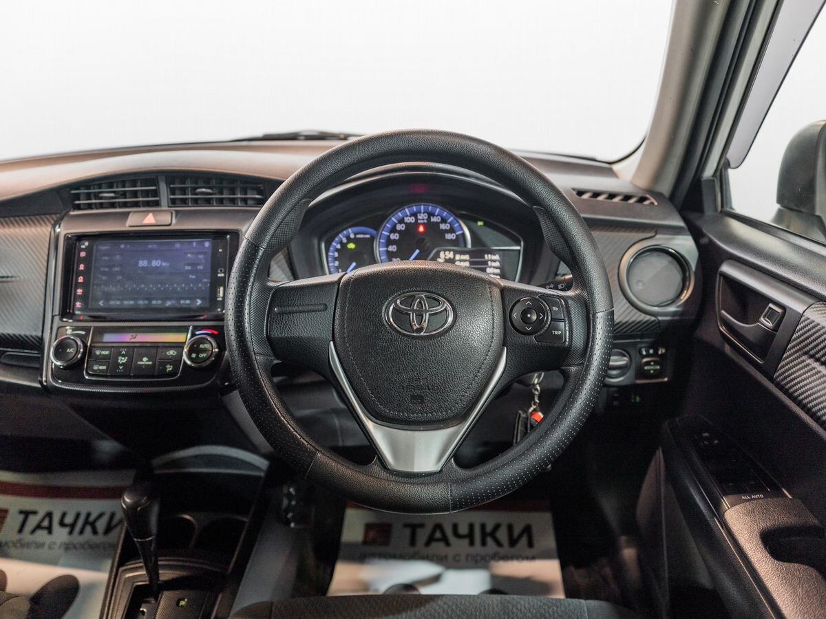 Toyota Corolla 2014 - фото автомобиля