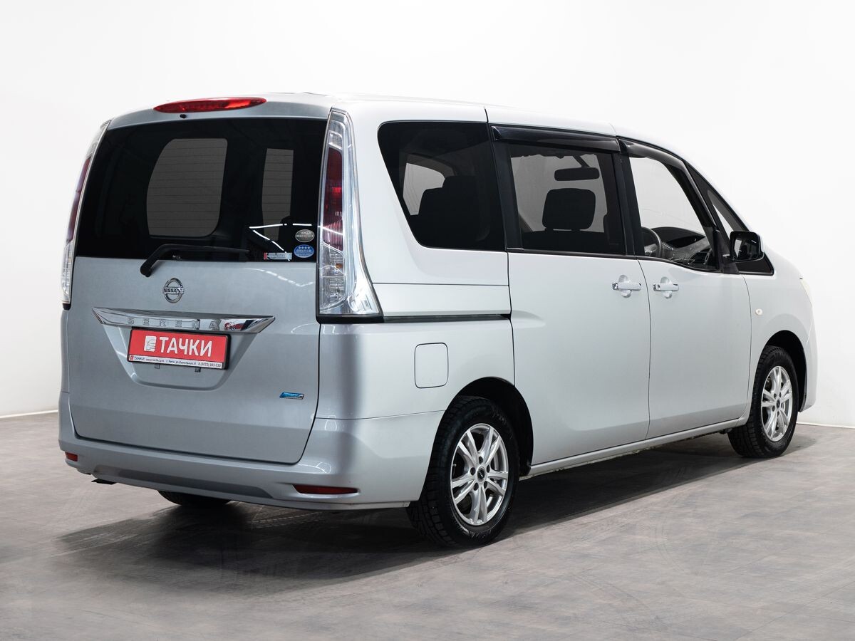Nissan Serena 2010 - фото автомобиля