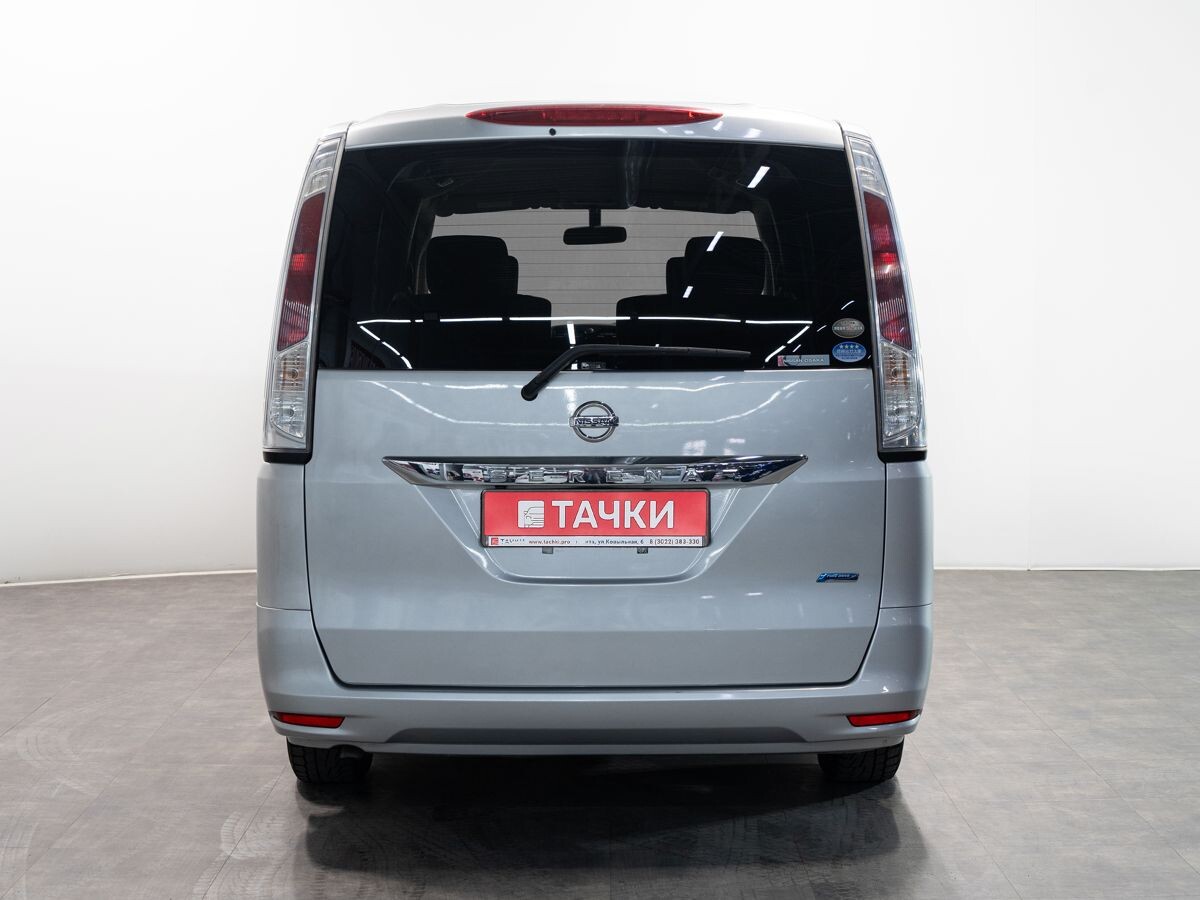 Nissan Serena 2010 - фото автомобиля