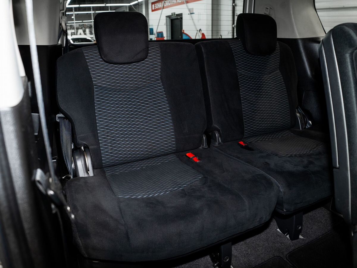 Nissan Serena 2010 - фото автомобиля