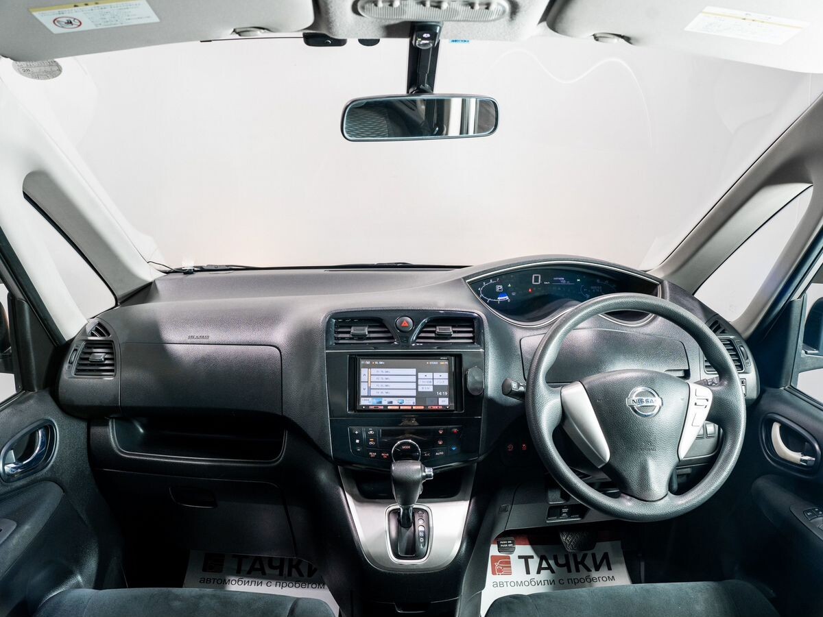 Nissan Serena 2010 - фото автомобиля