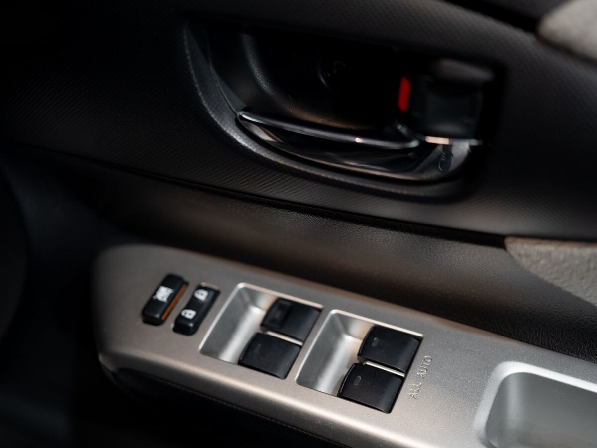 Toyota Wish 2010 - фото автомобиля