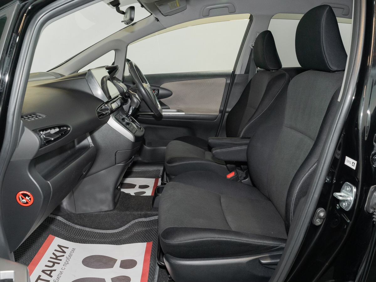 Toyota Wish 2010 - фото автомобиля