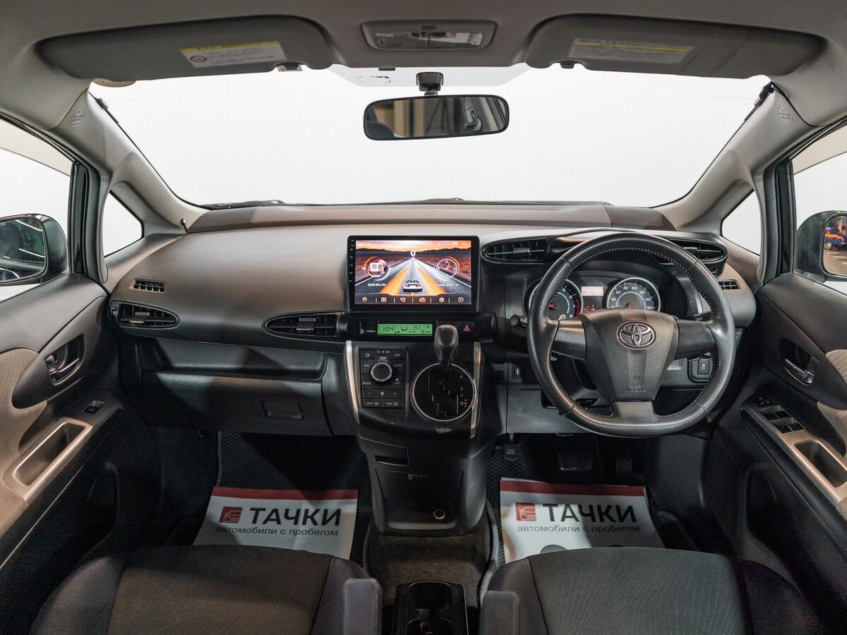 Toyota Wish 2010 - фото автомобиля