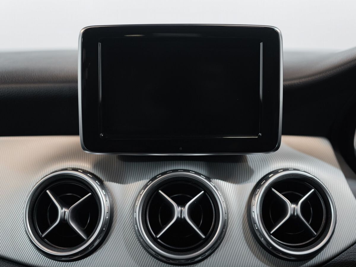 Mercedes-Benz GLA 2014 - фото автомобиля