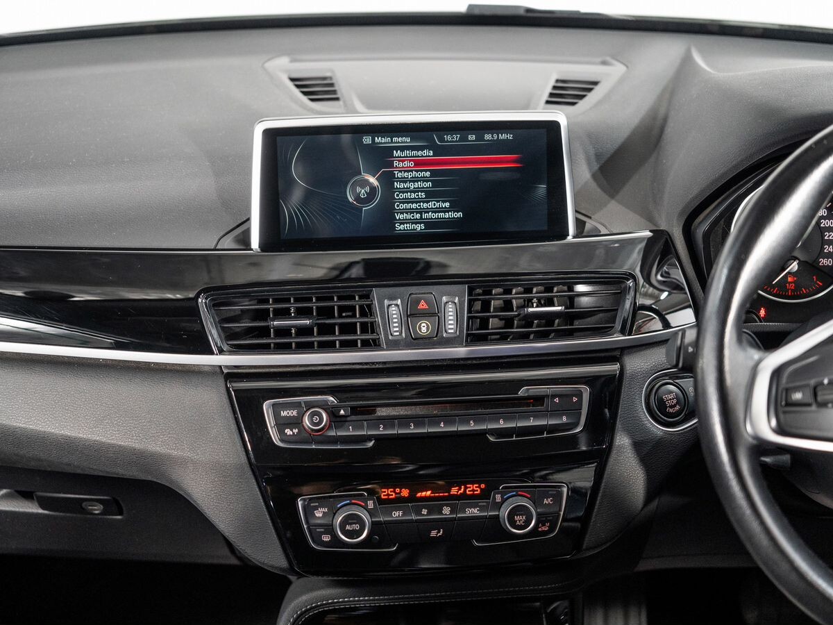 BMW X1 2015 - фото автомобиля