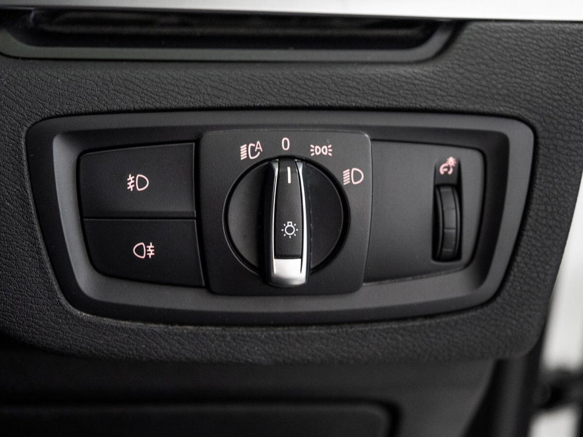 BMW X1 2015 - фото автомобиля