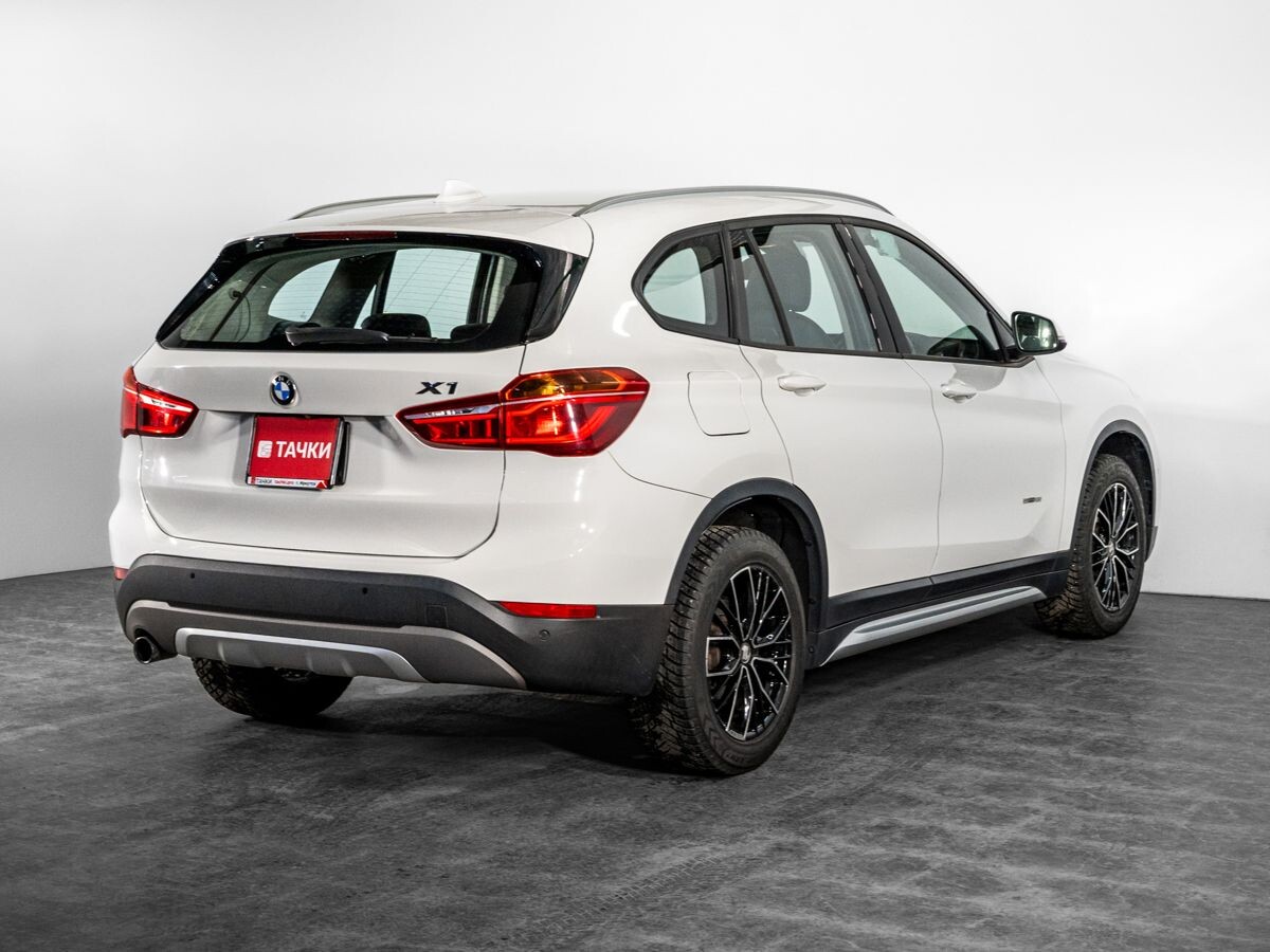 BMW X1 2015 - фото автомобиля