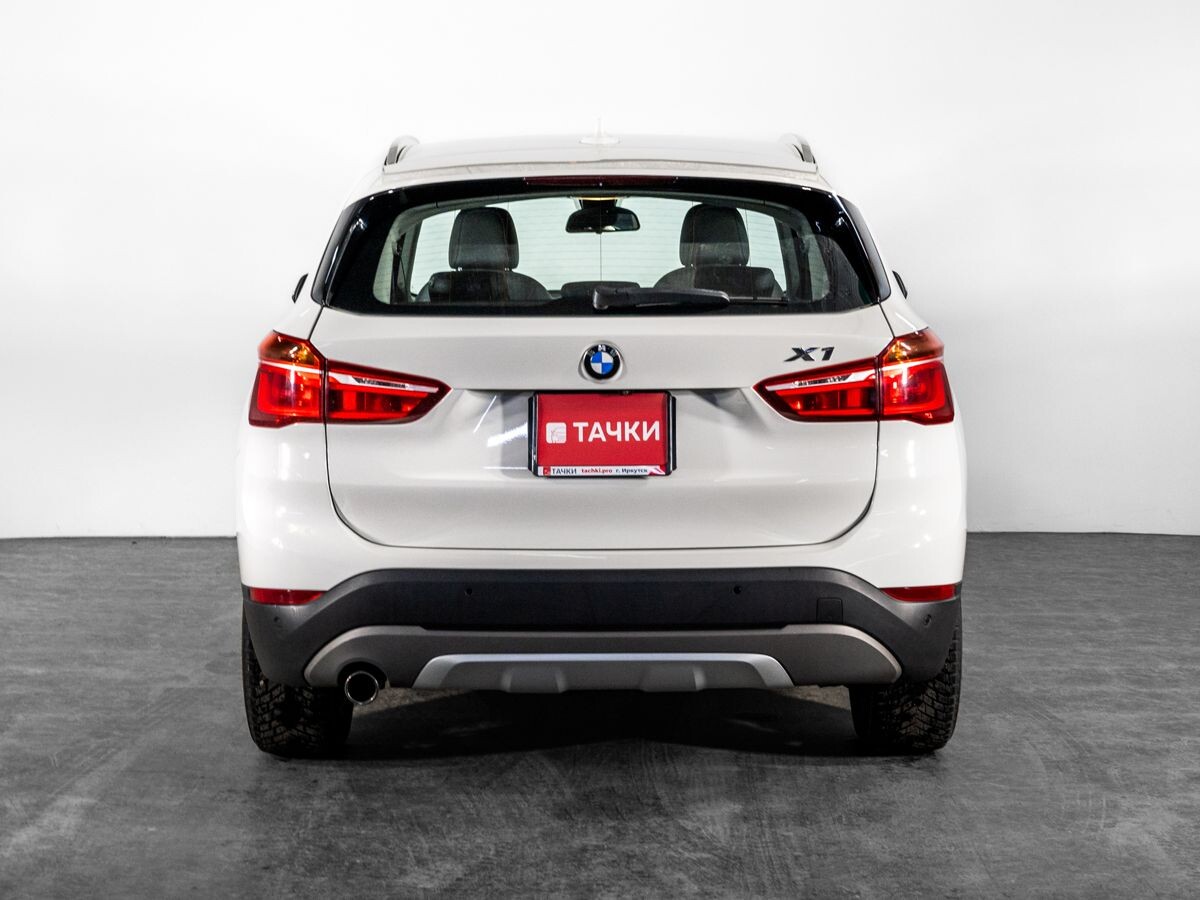 BMW X1 2015 - фото автомобиля