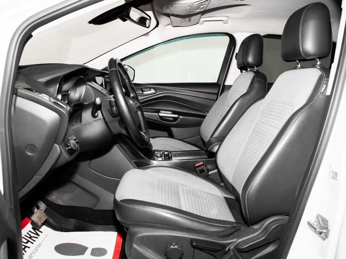 Ford Kuga 2016 - фото автомобиля